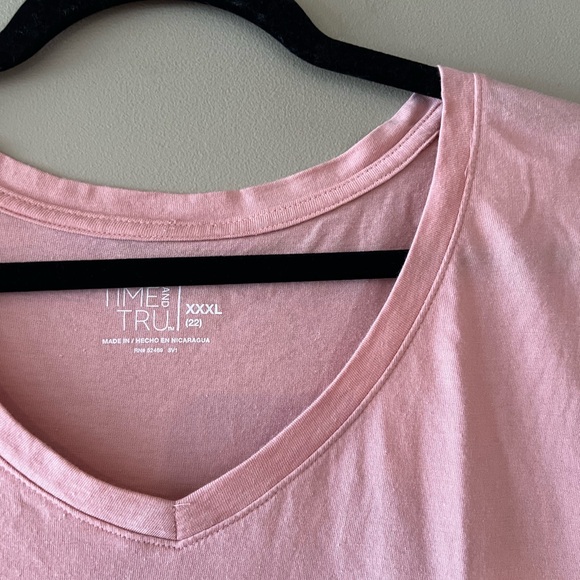 Time and Tru Light Pink V-Neck T-Shirt - Picture 4 of 7